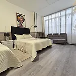 Espaciosa Moderna Y Silenciosa Habitacion