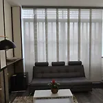 Espaciosa Moderna Y Silenciosa Habitacion